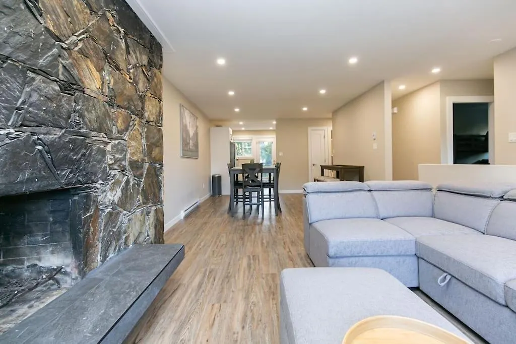 Newly Renovated 3 Bedroom Apartment Victoria