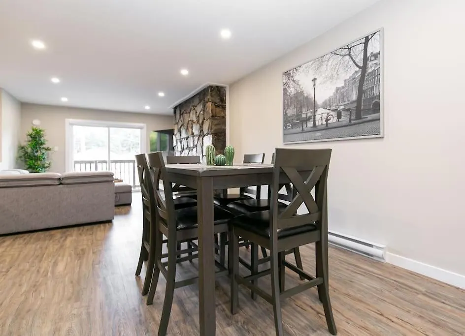 Newly Renovated 3 Bedroom Apartment Victoria