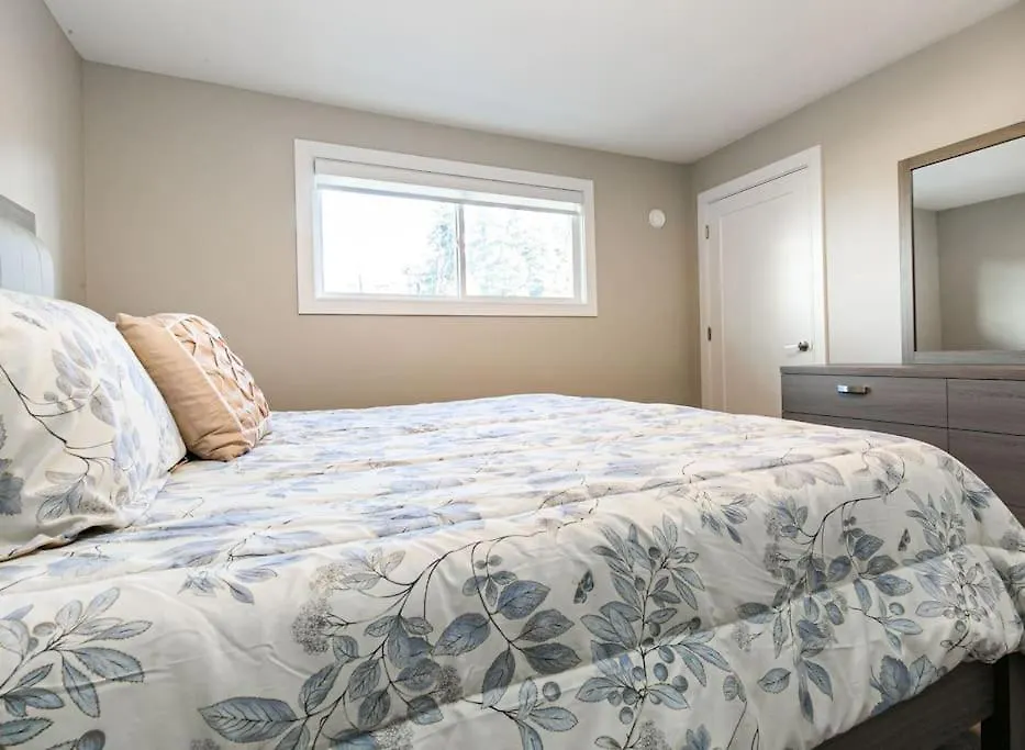 Newly Renovated 3 Bedroom Apartment Victoria